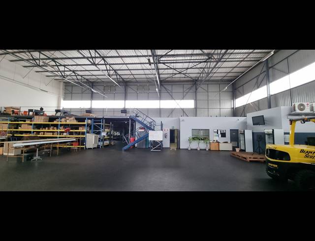 1,145M² WAREHOUSE TO LET IN GLEN MARAIS